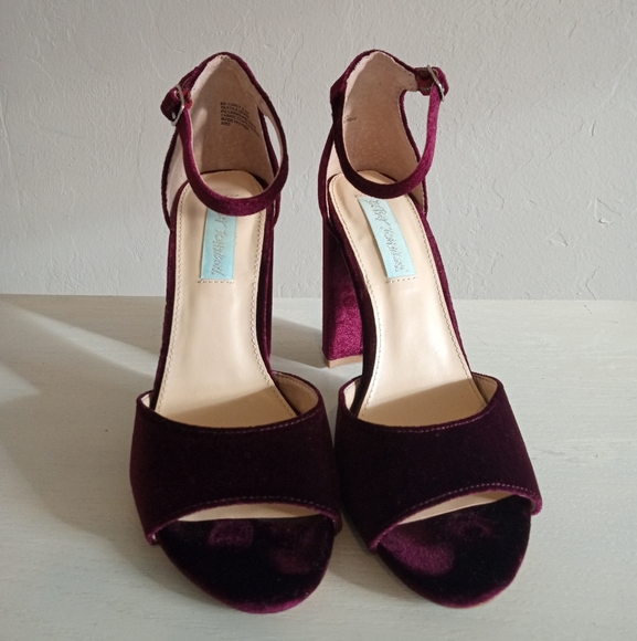 Betsey Johnson High Heels Size 6.5M Maroon Velvet Carly Ankle Strap - Picture 4 of 12